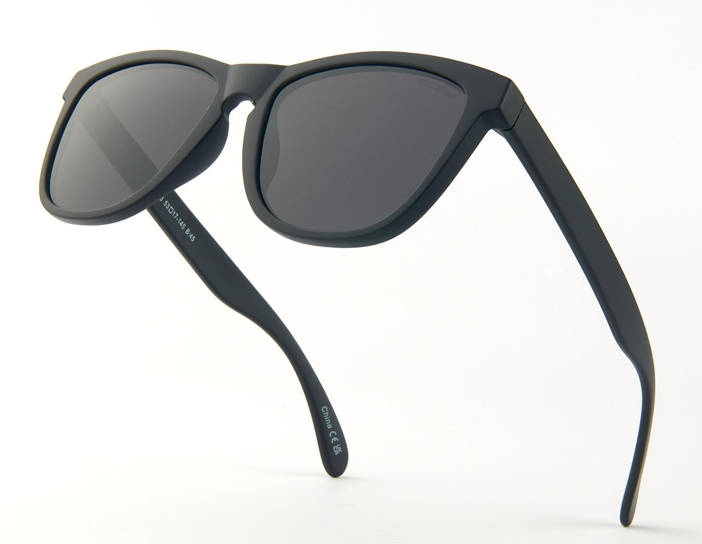 PL 3958 - Plastic Flat Lens 1.1 MM Polarized Sunglasses with Metal Hinge