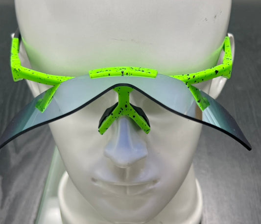 5229 - Plastic Flat Top One Piece Flip Up Lens Sports Rimless Sunglasses