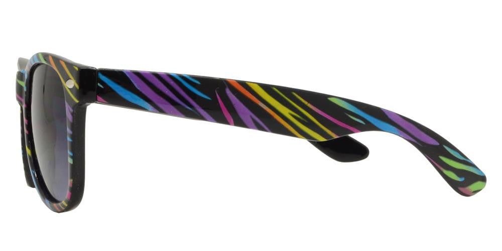 Wholesale - 4567-9 - Kids Classic Horn Rimmed Printed Colorful Stripes Sunglasses - Dynasol Eyewear