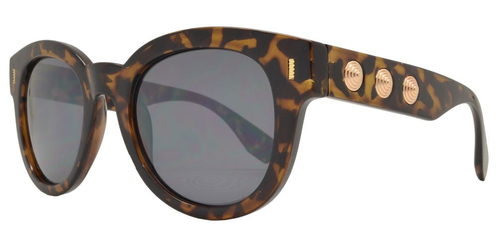 Wholesale - FC 6174 - Retro Round Horn Rimmed Stud Temple Plastic Sunglasses - Dynasol Eyewear