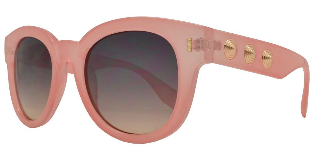 Wholesale - FC 6174 - Retro Round Horn Rimmed Stud Temple Plastic Sunglasses - Dynasol Eyewear